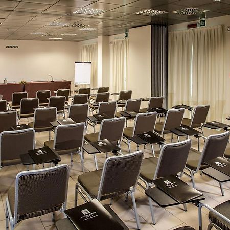 Hotel Artis Rome Bagian luar foto