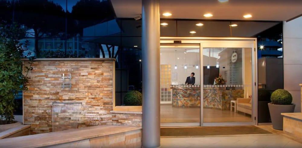 Hotel Artis Rome Bagian luar foto