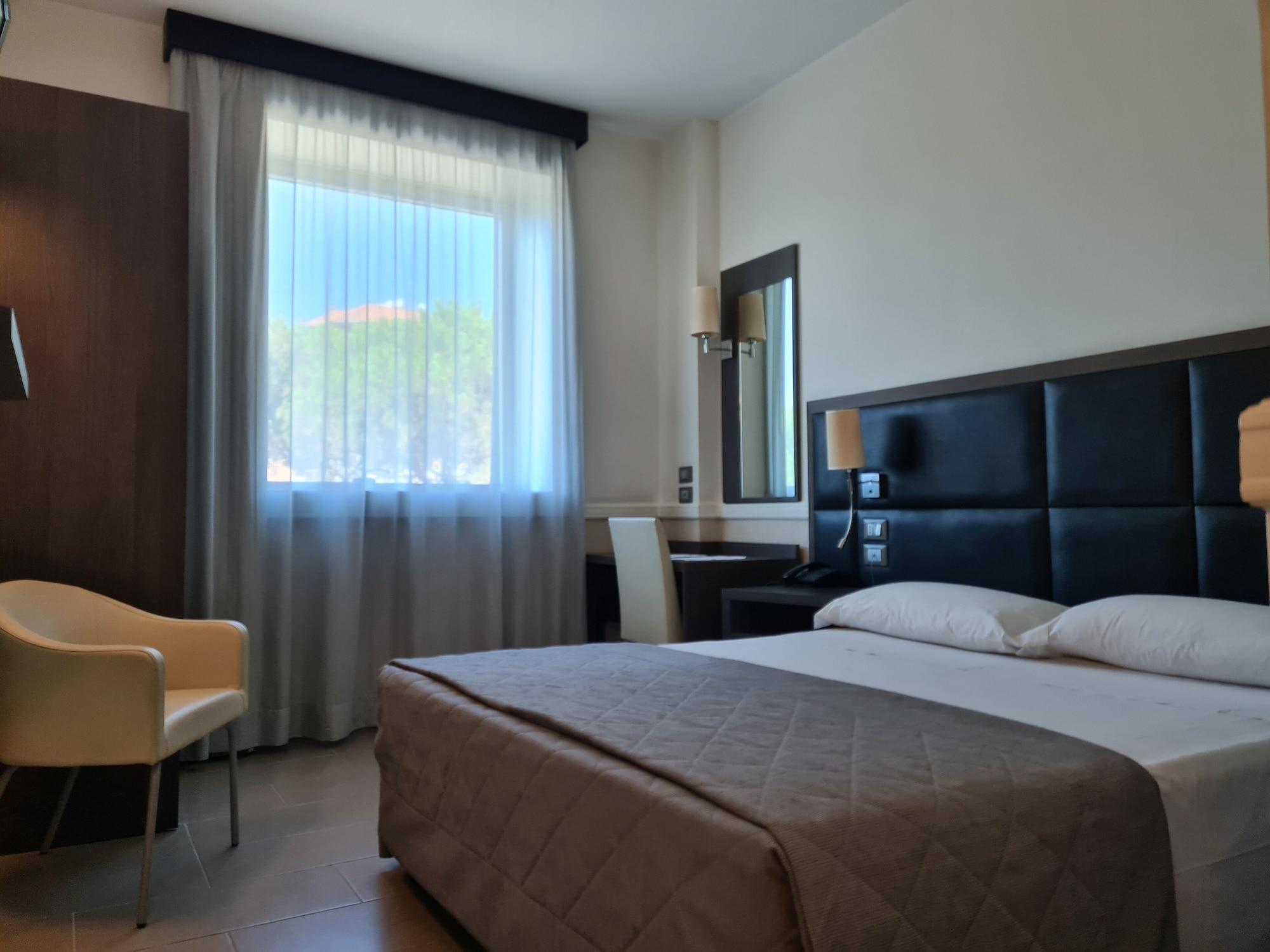 Hotel Artis Rome Bagian luar foto