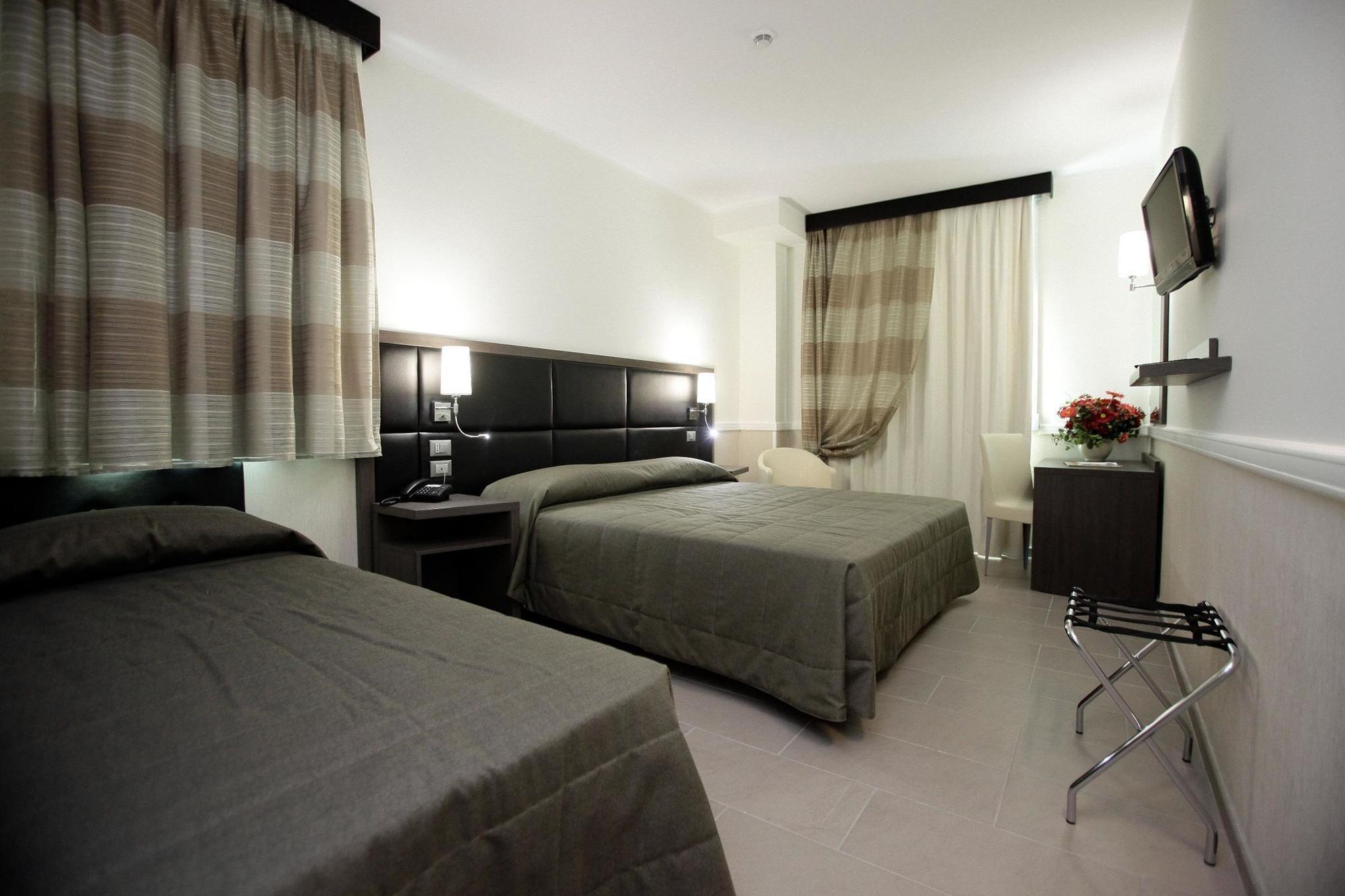 Hotel Artis Rome Bagian luar foto