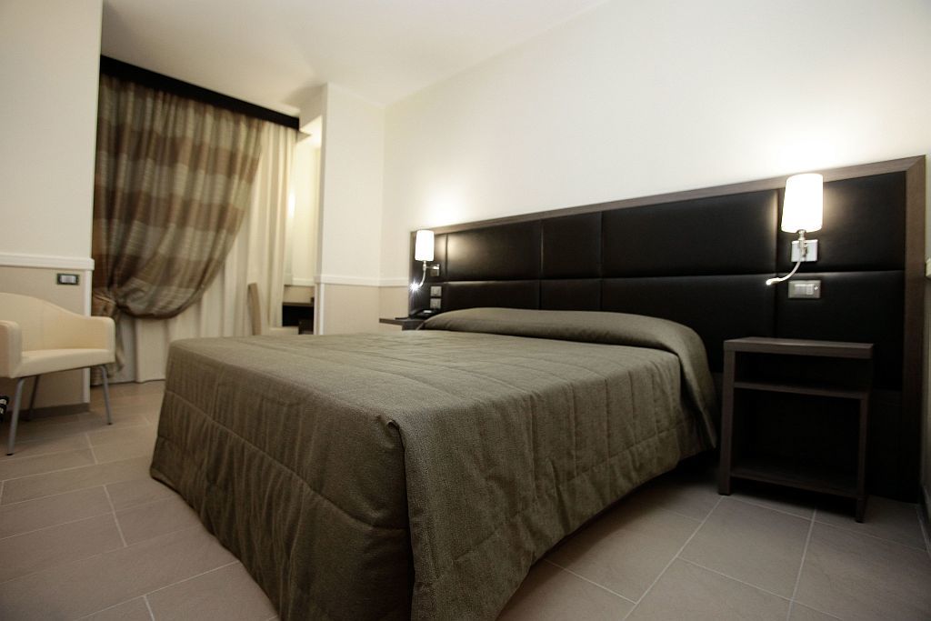 Hotel Artis Rome Bagian luar foto