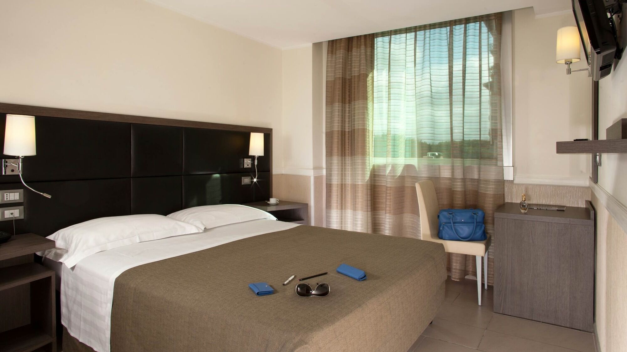 Hotel Artis Rome Bagian luar foto